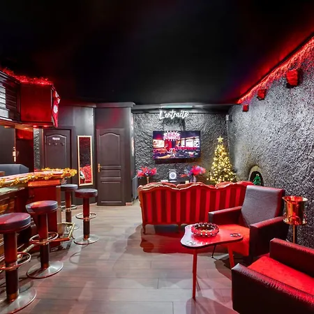 Cabaret Prive Luxe & Bar Secret شقة فندقية